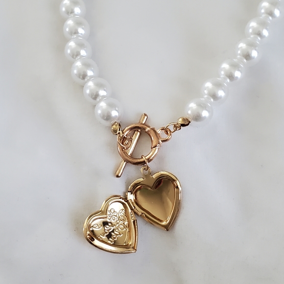 Faux Pearl Heart Locket Necklace - Picture 3 of 6